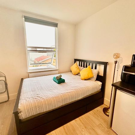 Lovely Self Contained Studio Now Available London Eksteriør billede